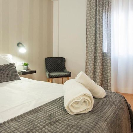 El Sueno De Carmelitas Con Parking Incluido - Apartamentos Aloha トレド エクステリア 写真