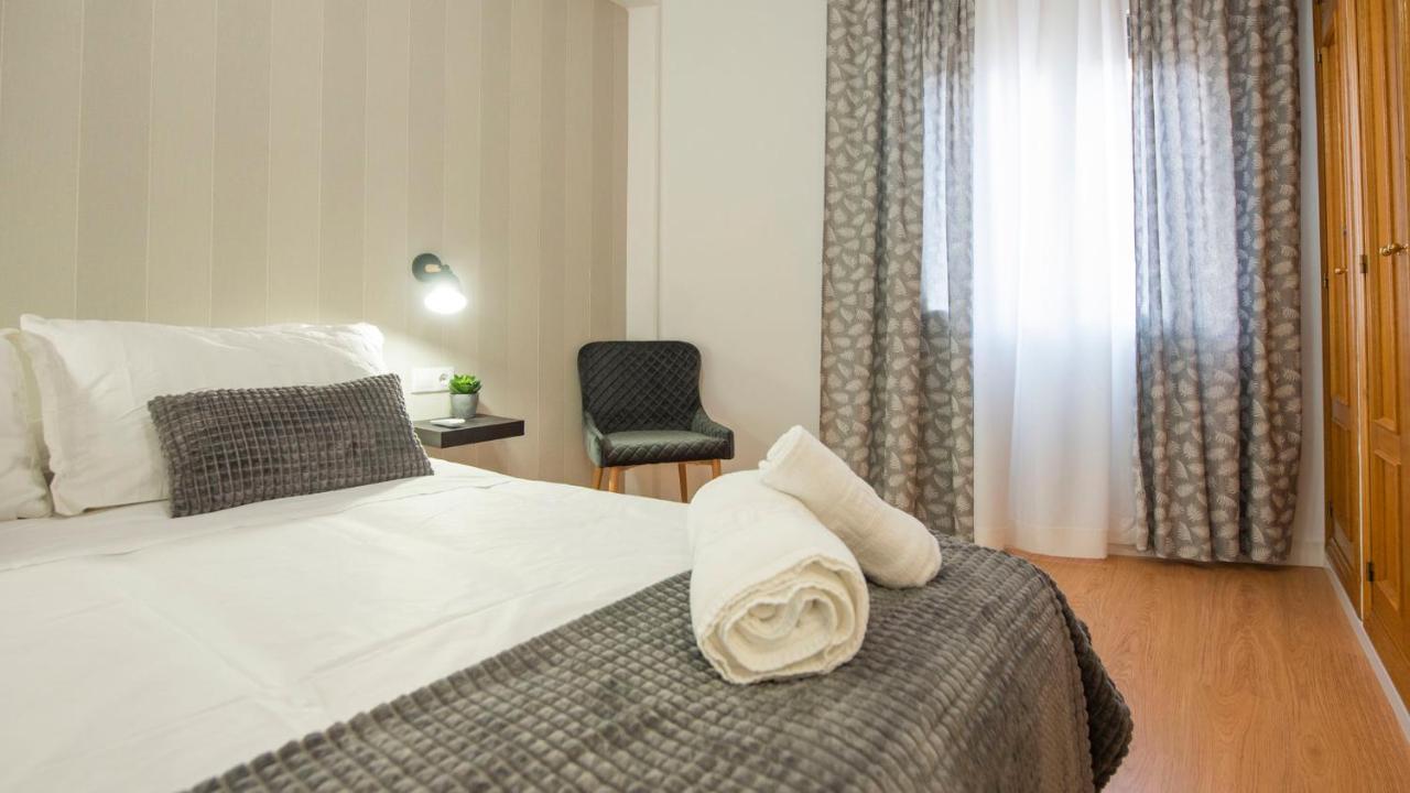 El Sueno De Carmelitas Con Parking Incluido - Apartamentos Aloha トレド エクステリア 写真